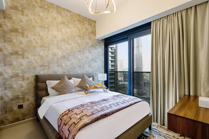 Nechajte sa unášať žiarivým Burdž Chalífou priamo za oknom.