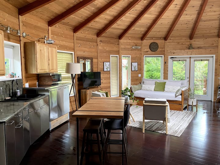 Nature Retreat- In Old Town! - Florence, OR