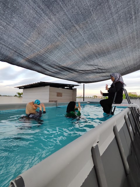 Pool WlFl 3 room lris Homestay Vistana for MUSLlM