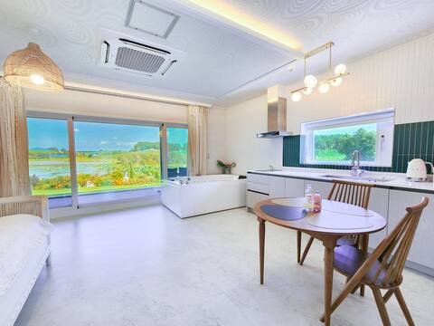 A peaceful view that only one team can enjoy per day, Taean Spa's private emotional accommodation, H