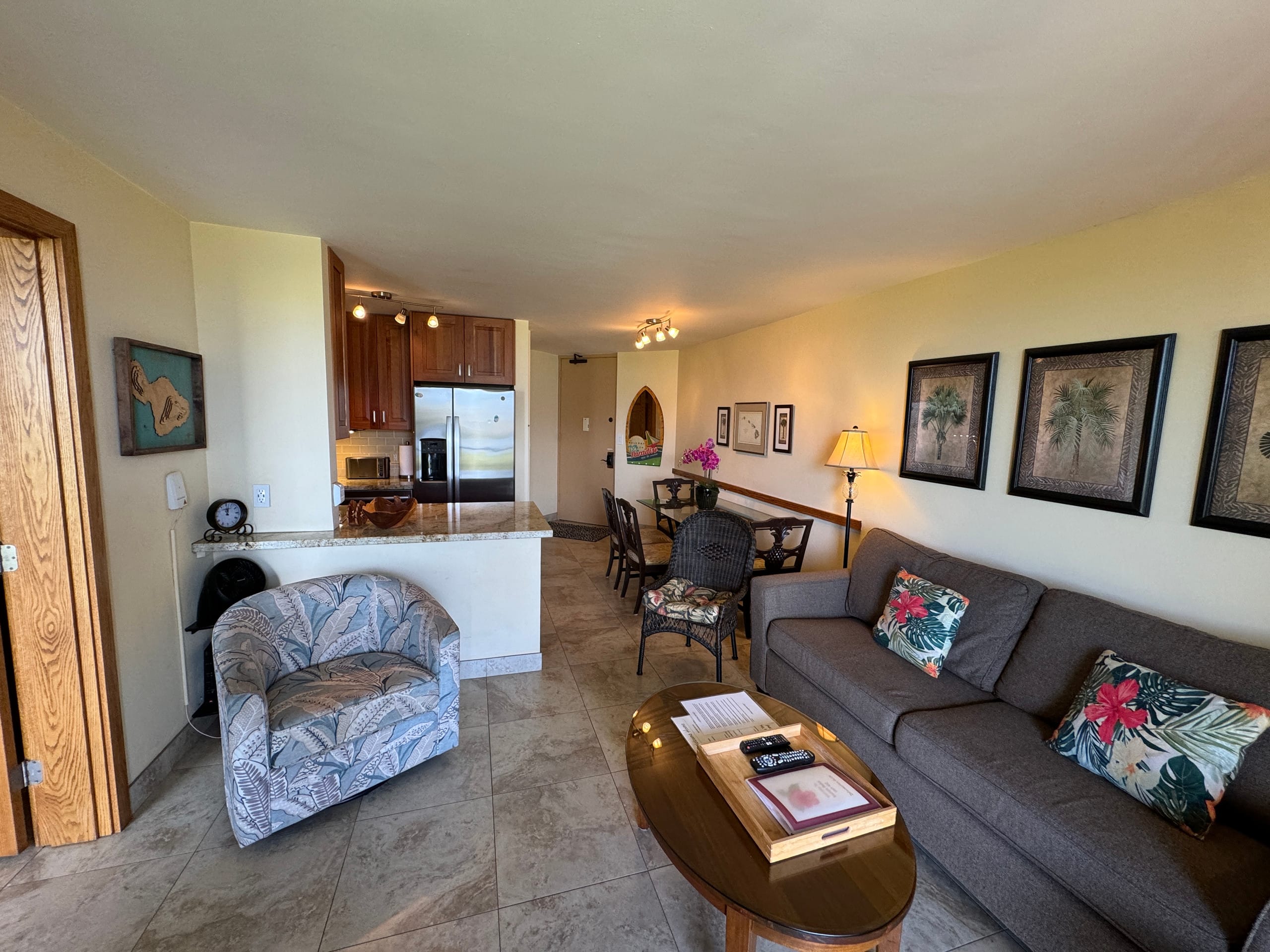 Stunning 2BD/2BA Oceanfront Condo - Image 7