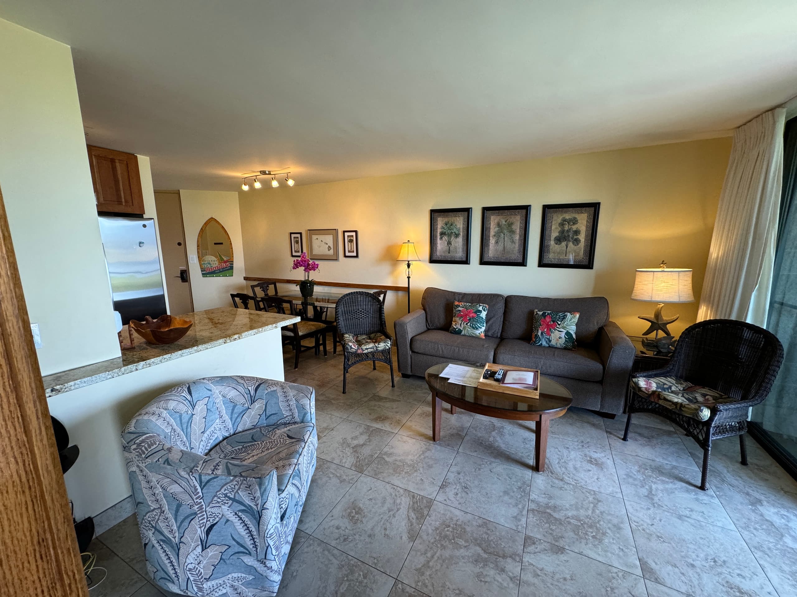 Stunning 2BD/2BA Oceanfront Condo - Image 6