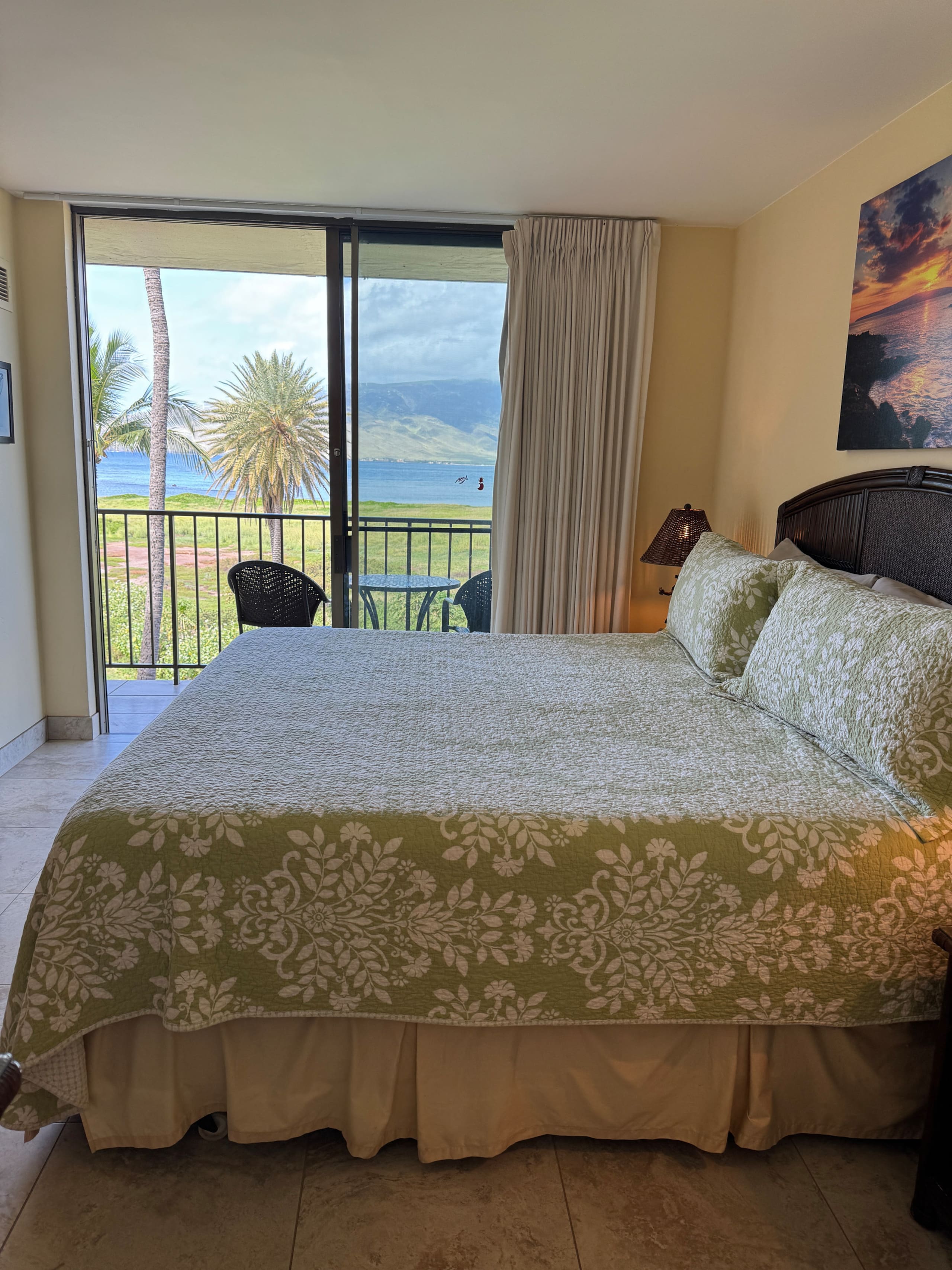 Stunning 2BD/2BA Oceanfront Condo - Image 17
