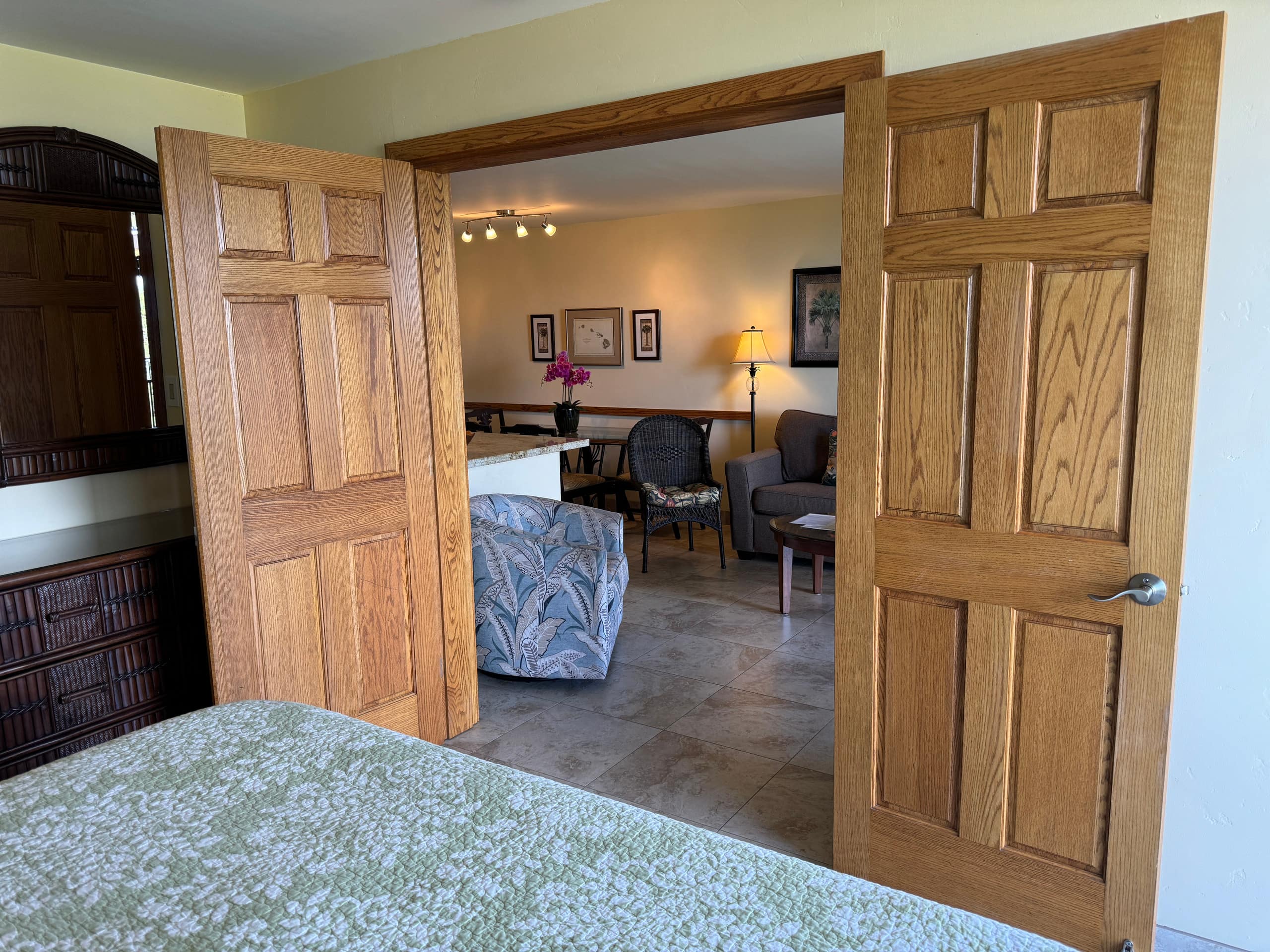 Stunning 2BD/2BA Oceanfront Condo - Image 16