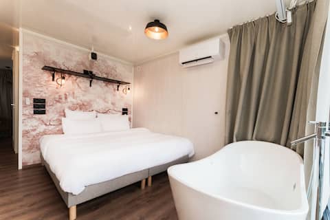 Cocon Intime Insolite hot tub (20 minutes from CDG)