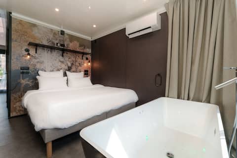 Evasion Private Spa, Hot Tub and Sauna (20 min. CDG)