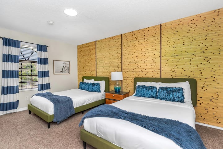 غرفة النوم 6. غرفة نوم من الخيزران - سريران مزدوجان مع حمام داخلي. الطابق الثاني