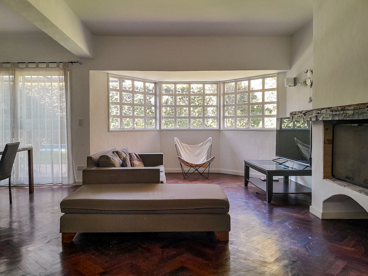 Annonce Airbnb populaire: House in San Isidro, La Horqueta à Partido De San Isidro