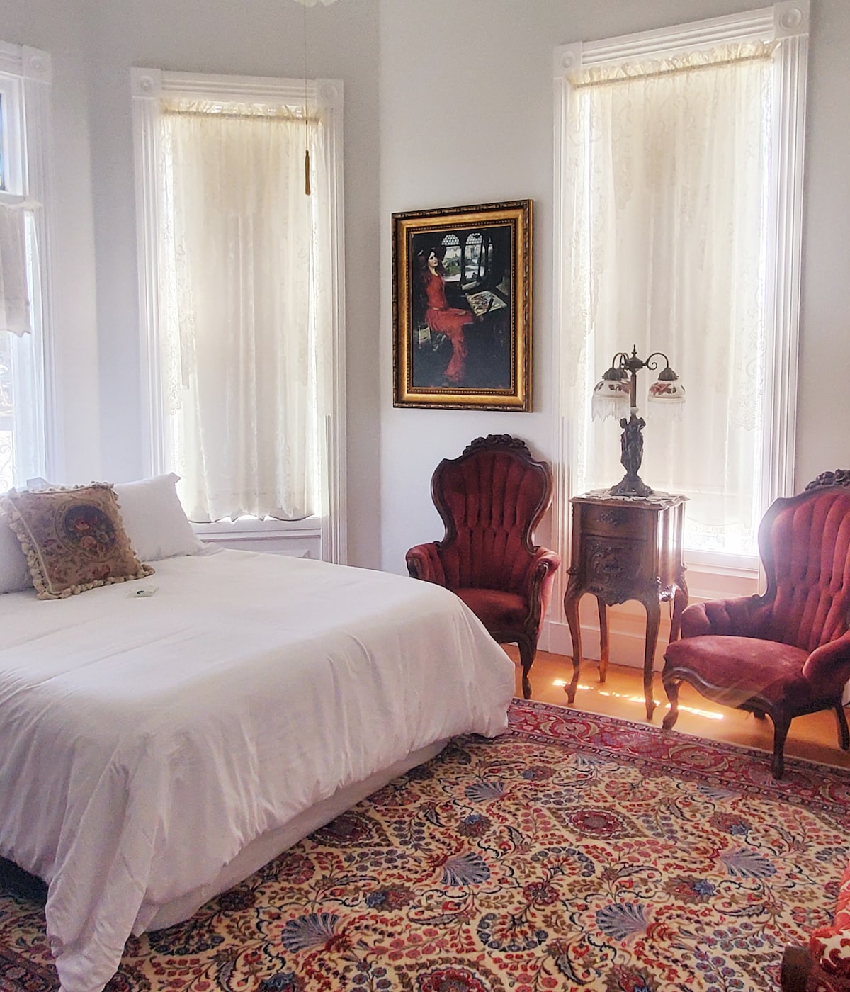 The Master Suite sitting room may double as a third bedroom. Queen size quality air mattress  bed provided upon request. This bedroom is a 14 x 15 sitting room off of the Master Suite that is separated by giant pocket doors. Private entry.