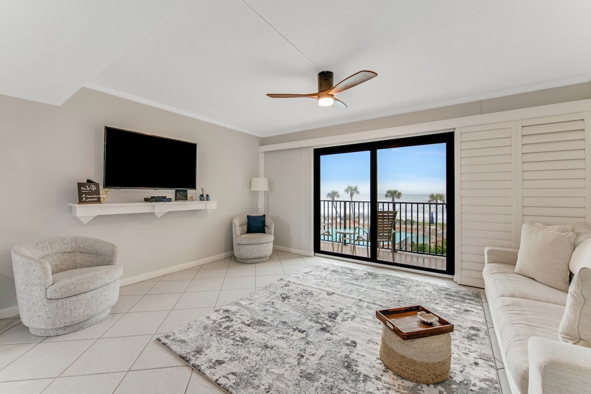 Sophisticated Oceanfront Luxury Condo