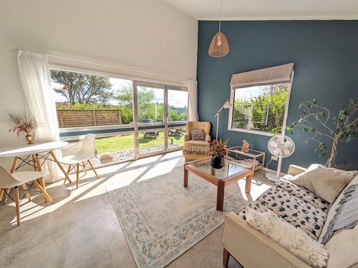 Serene Rural Raglan Stay With Sunken Outdoor Bath - Raglan
