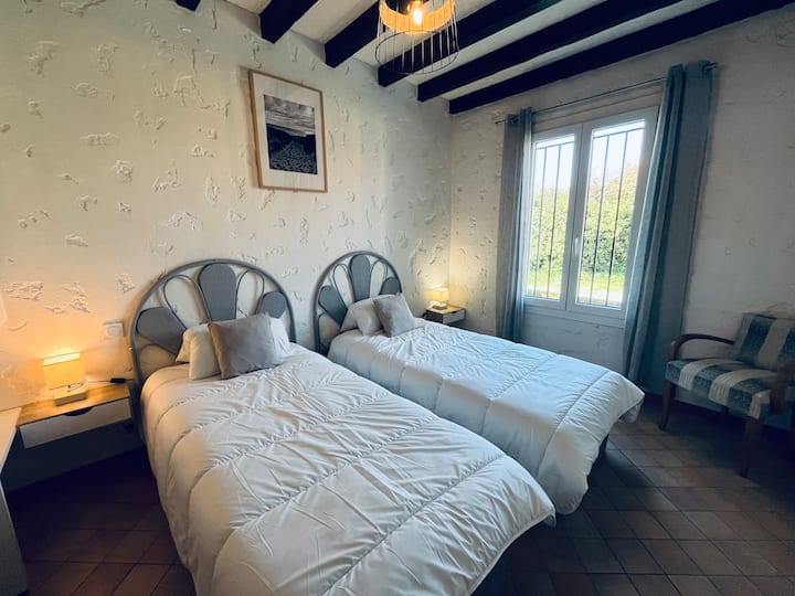 เตียงเดี่ยว 2 หลัง 90 ซม.