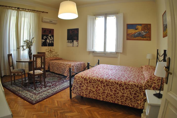 City Center close Station S.M.N Air Conditioning gallery image 3