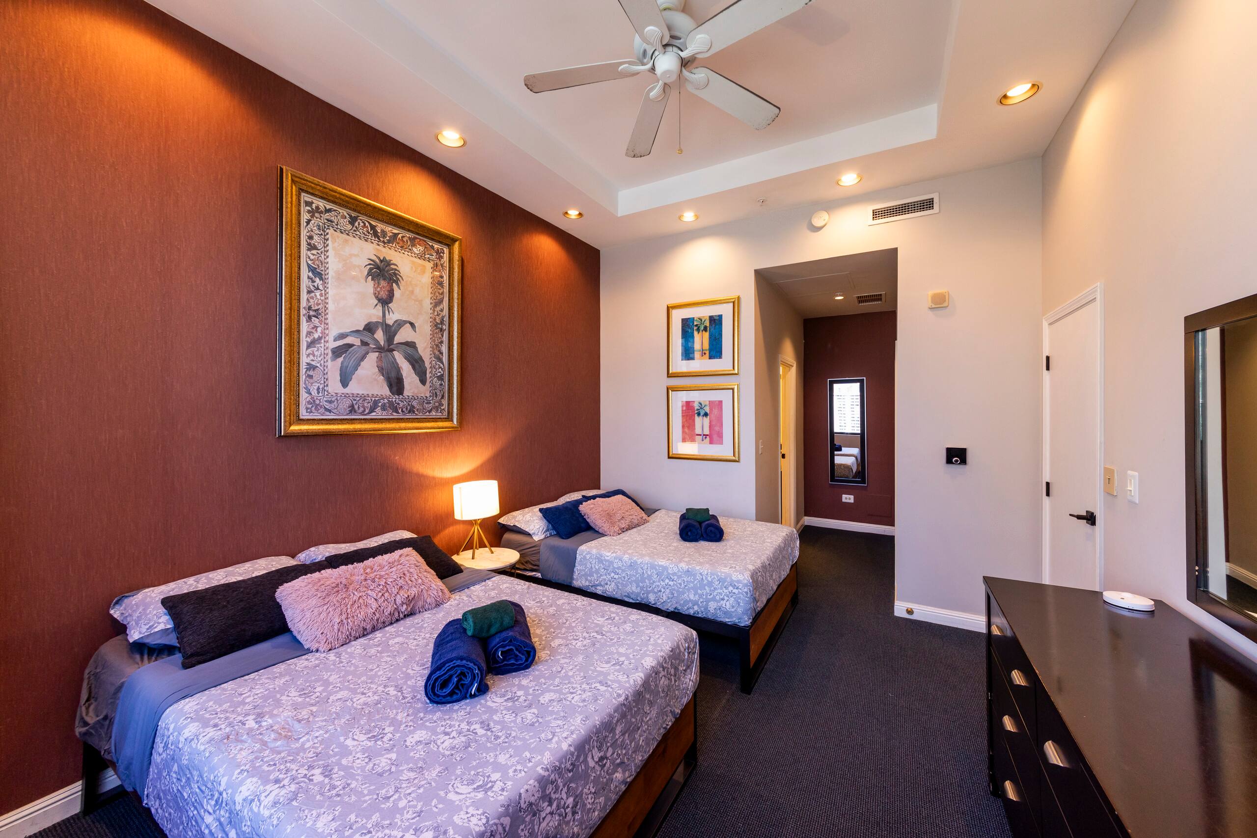 Condo in Honolulu · ★4.45 · 1 bedroom · 3 beds · 1 private bath - Image 25