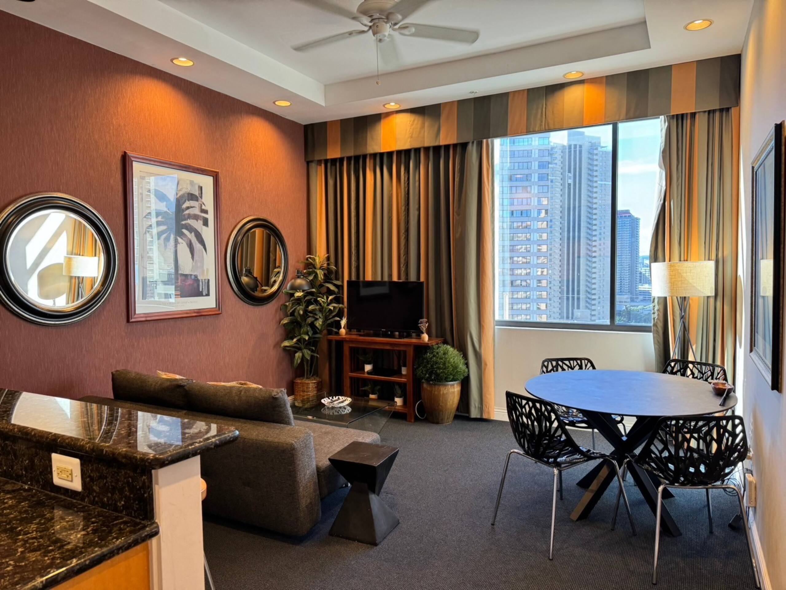 Condo in Honolulu · ★4.45 · 1 bedroom · 3 beds · 1 private bath - Image 8