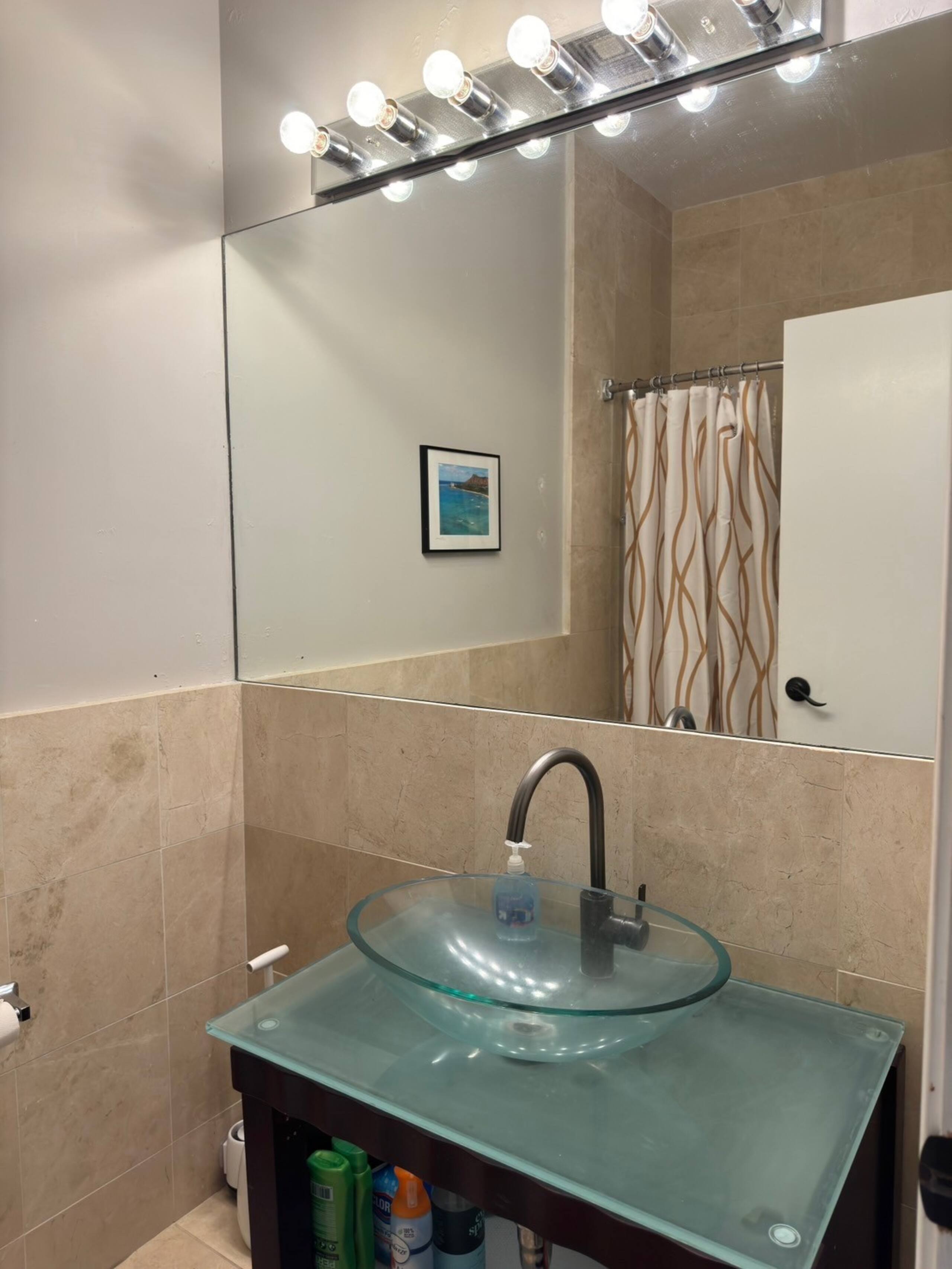 Condo in Honolulu · ★4.45 · 1 bedroom · 3 beds · 1 private bath - Image 39