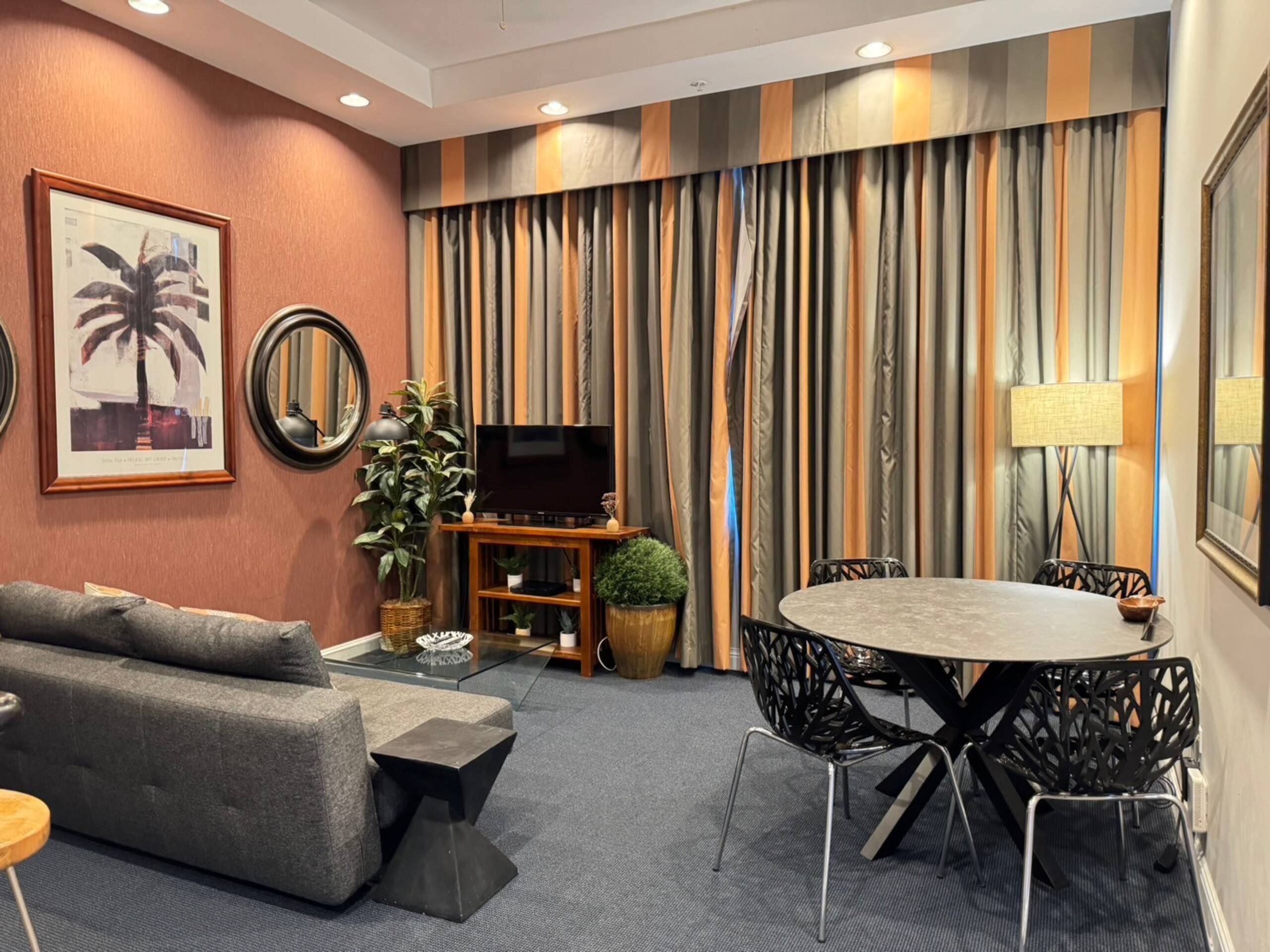 Condo in Honolulu · ★4.45 · 1 bedroom · 3 beds · 1 private bath - Image 16