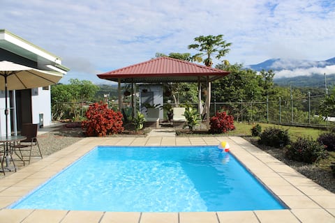 2 Homes! Perfect for large groups~A/C~Wi-Fi~TV~W&D