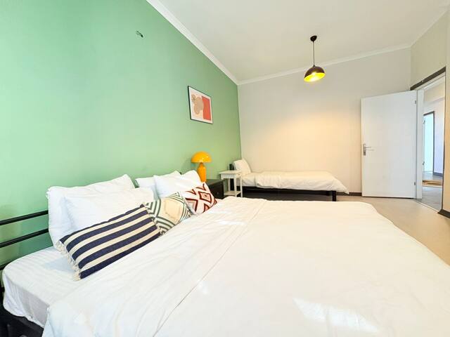 Astonishing Sea View, Modern Design, 4BR, 5AC, 2BA gallery image 4