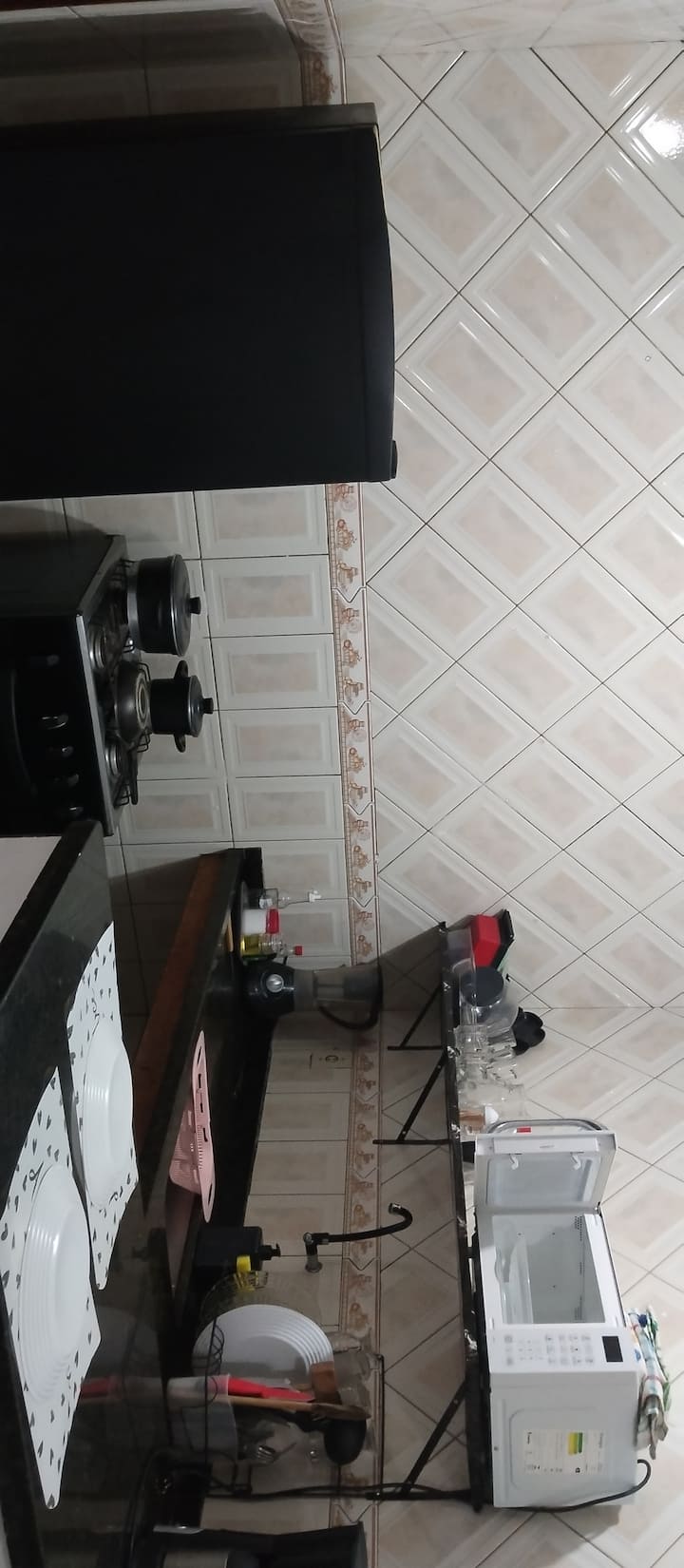 Próximo A Rua Dos Biquínis. - Cabo Frio