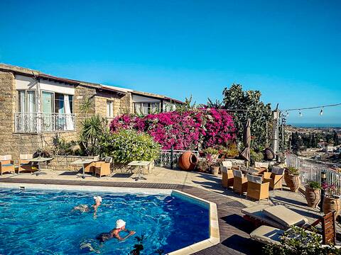 Adamos Apartments (Breakfast & Dinner included)