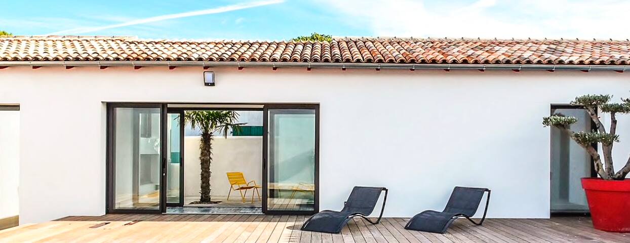 Entire home with 4 bedrooms in Saint Martin De Re - Villa Premium / piscine & spa, à 100m de la plage