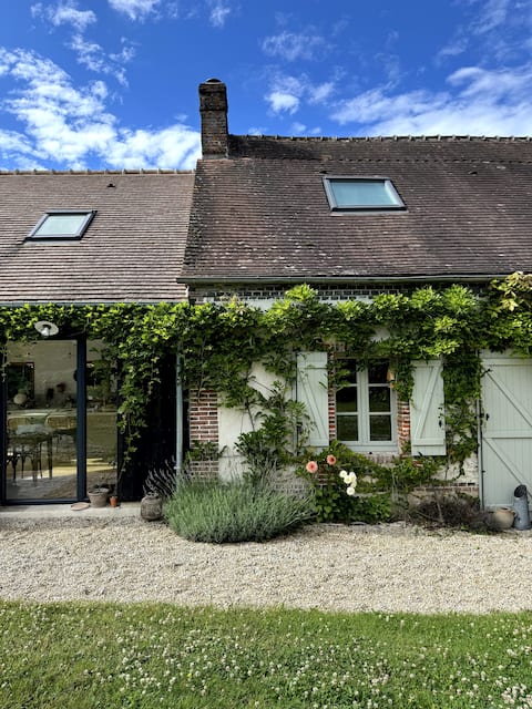 Frenchbontemps house, farmhouse in the Perche forest