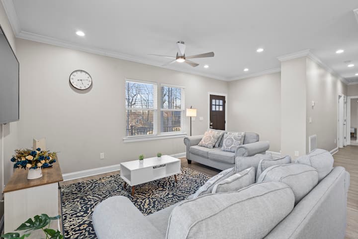 Modern 3br Retreat | King Bed + Smart Tvs - Kings Mountain State Park, Blacksburg