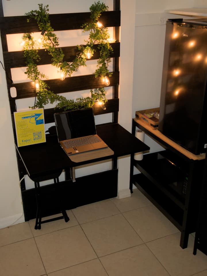 Cozy Modern Themed Private Room - Altamonte Springs, FL
