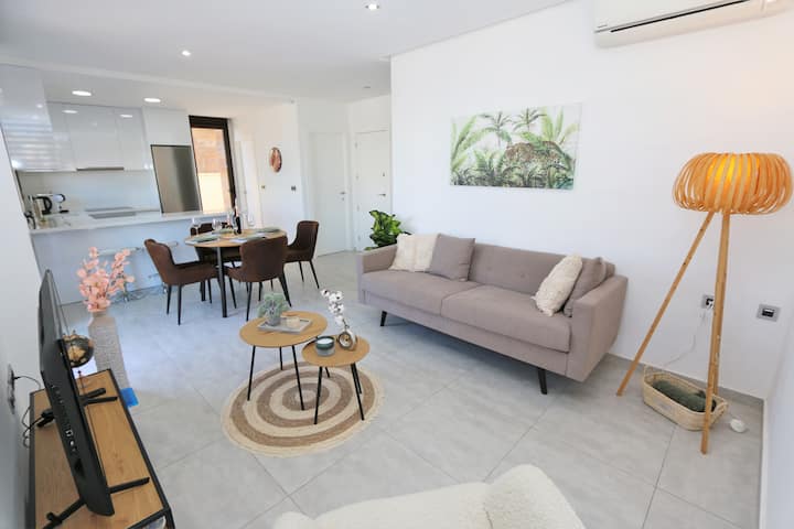 Family Holiday Villa With Private Pool - San Pedro del Pinatar
