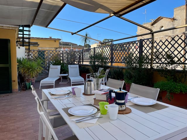 Elegant, with Private Terrace next to the Vatican!