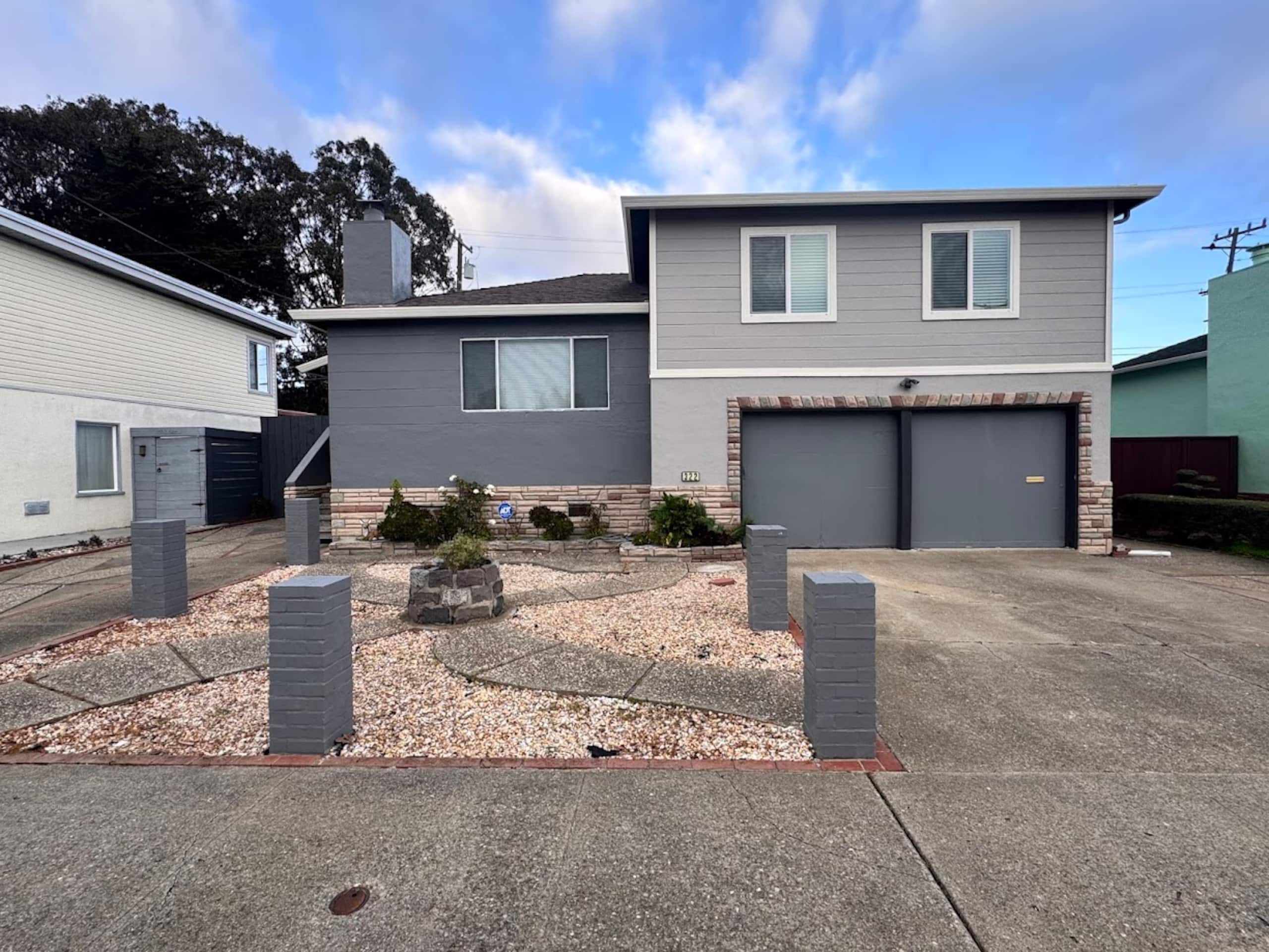 Home in South San Francisco · ★4.9 · 3 bedrooms · 4 beds · 1 private bath - Image 1
