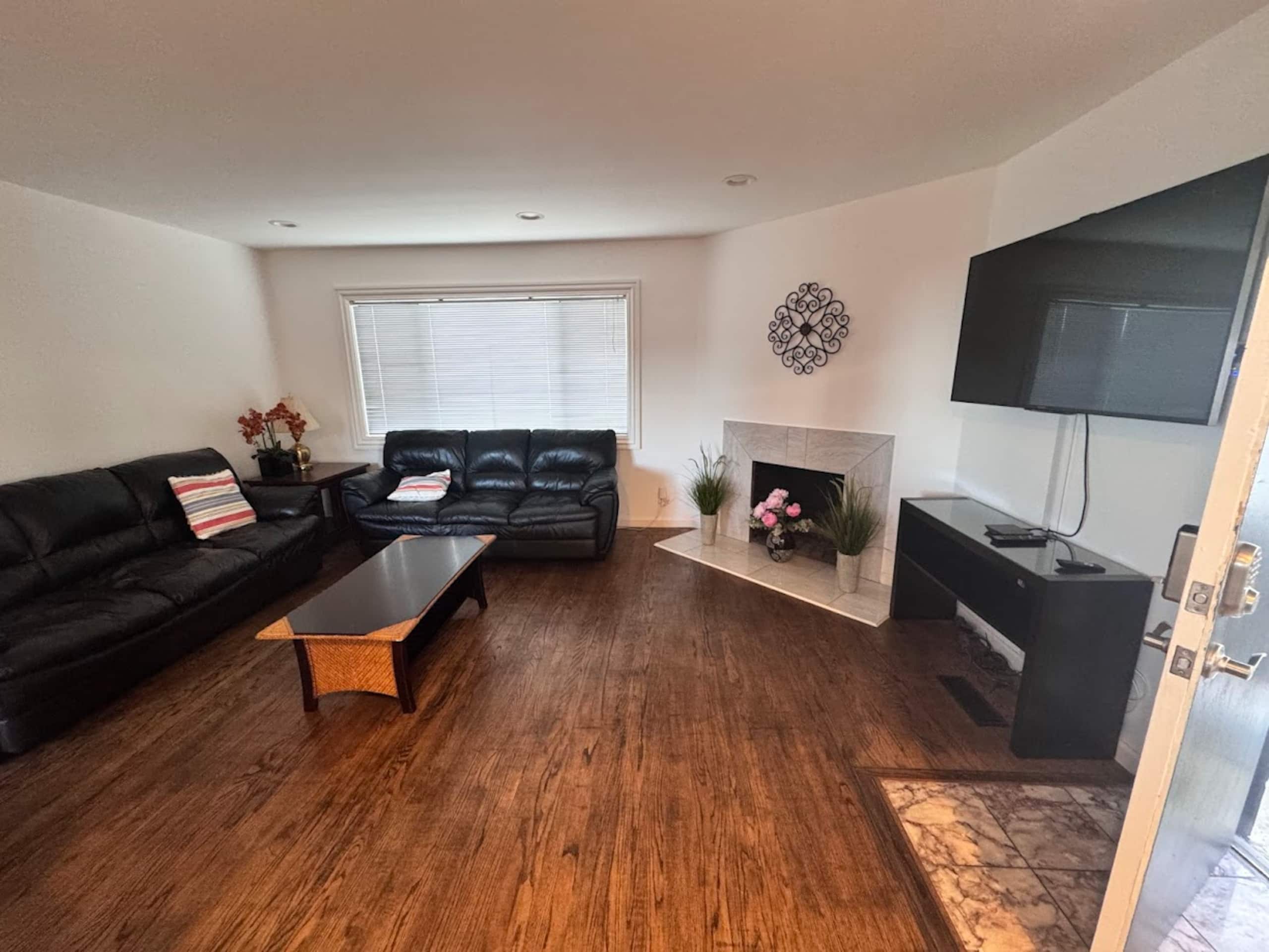 Home in South San Francisco · ★4.9 · 3 bedrooms · 4 beds · 1 private bath - Image 7