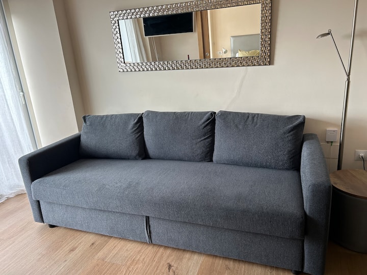 Kitanda cha sofa. Fungua sentimita 200x145. 