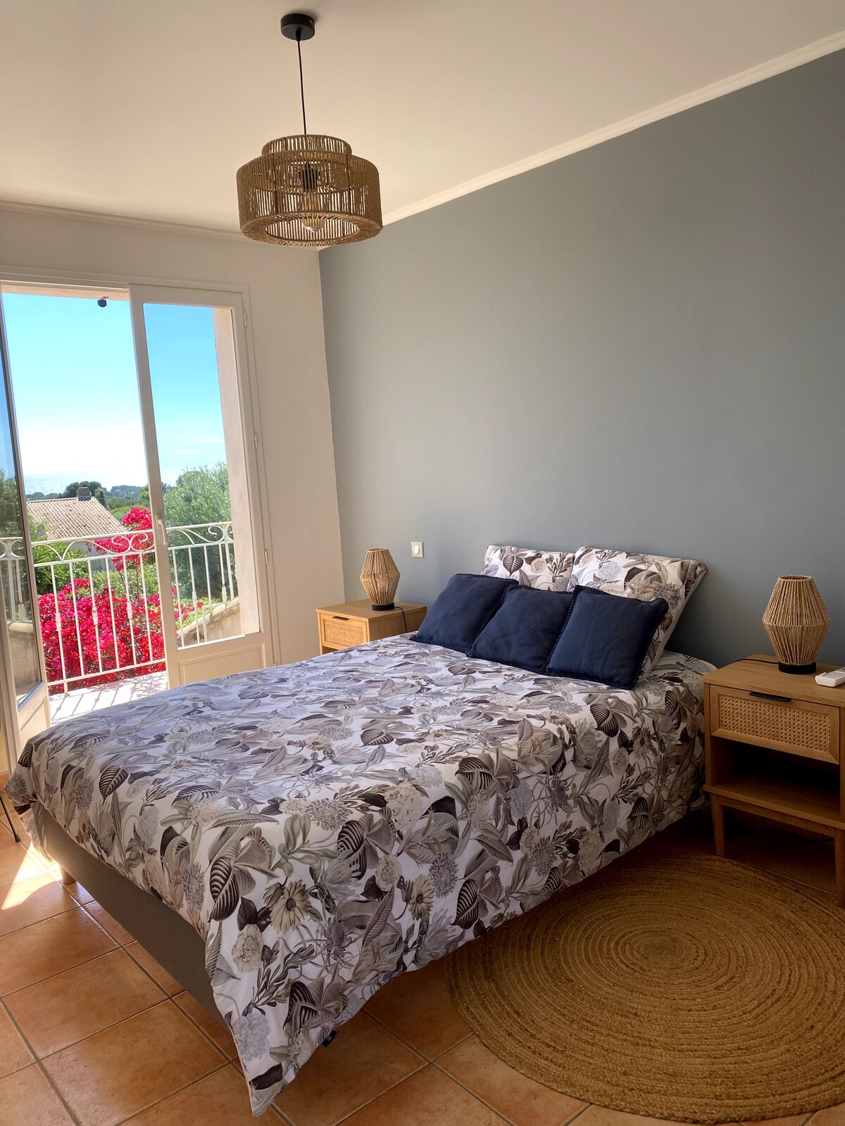 Chambre 2 au 1er étage sur balcon