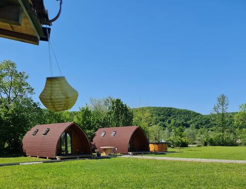 Cabins in the middle of nature(Wild Camp Avrig)