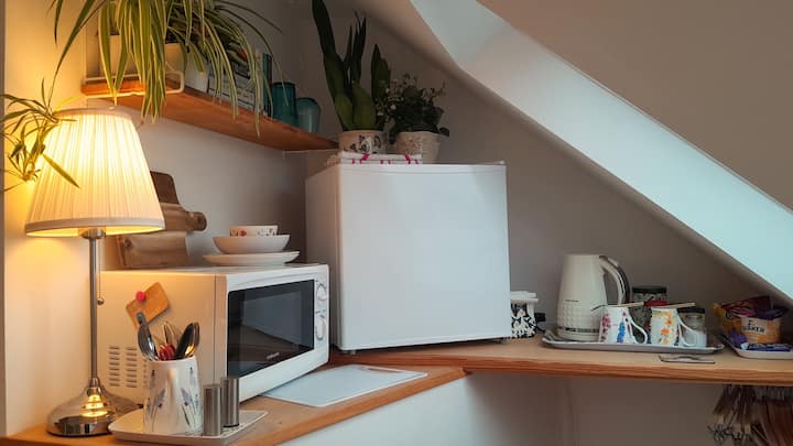 Summer House London, Sunny Solo Loft, Zone 3 South - London