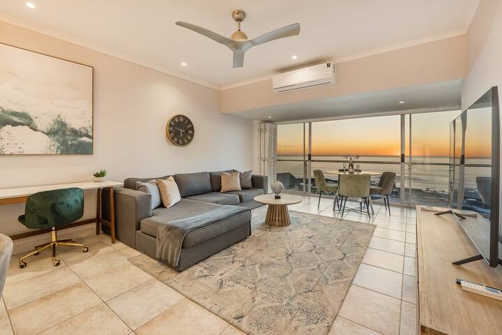 Panorama Residence: Panoramic Sea Views