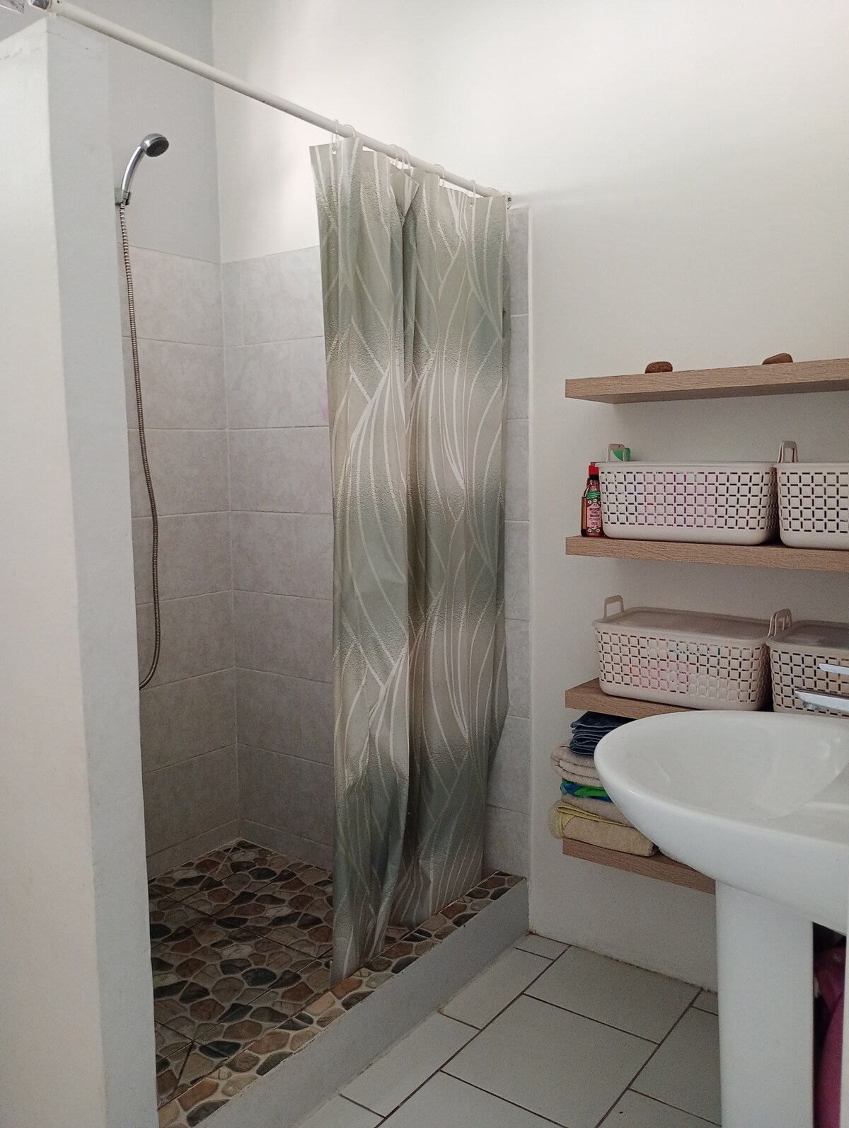 Salle de bain partagée