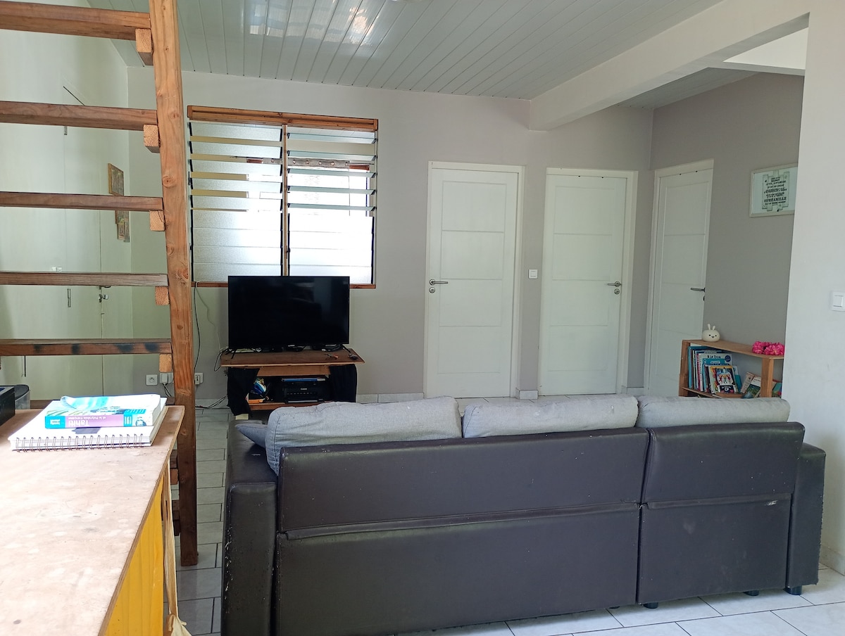 Salon partagé de la maison Chez Laeti et Mano