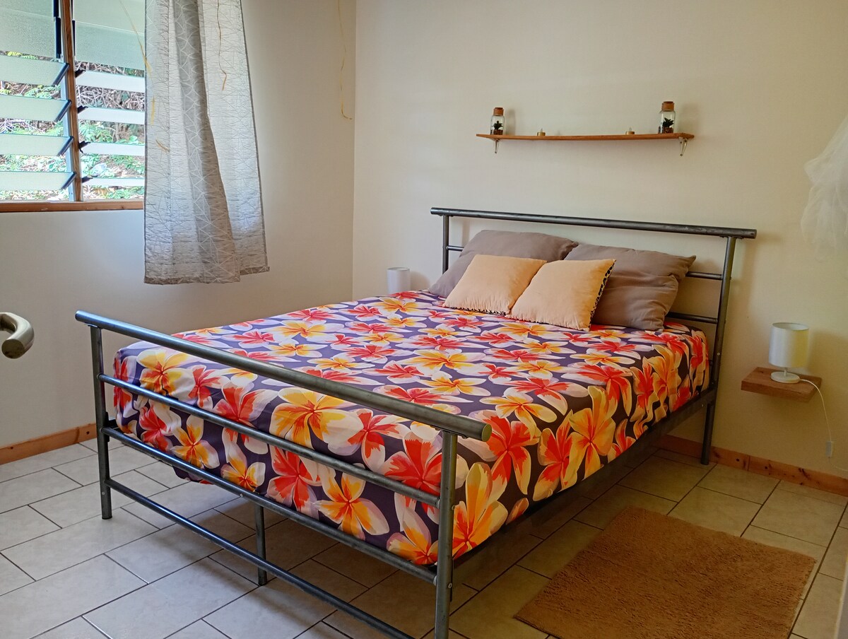 Chambre avec lit double