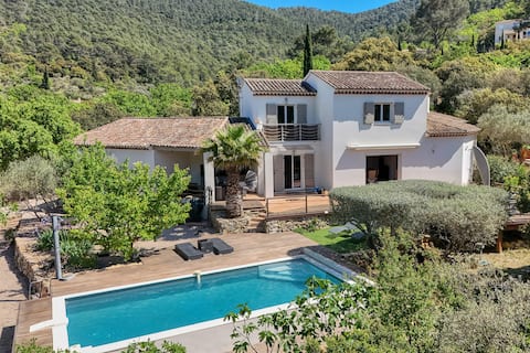 Villa with Pool in Nature - Wifi and Quiet