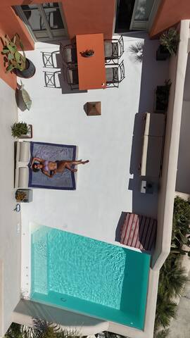 Pink Freud Villa |Superior | Pool | Sunset View gallery image 5