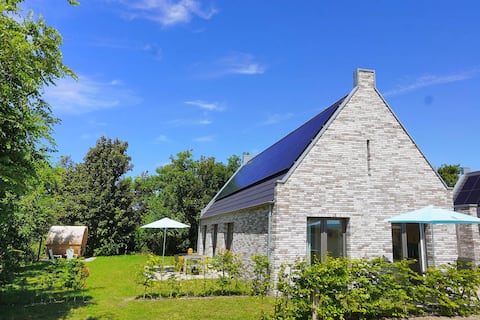 Fantastic 10-person vacation home with sauna