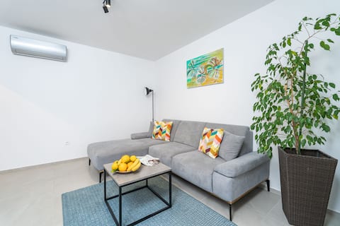 Popular Airbnb listing: Vila Lemon Garden - Dubrovnik Apartment in Šumet