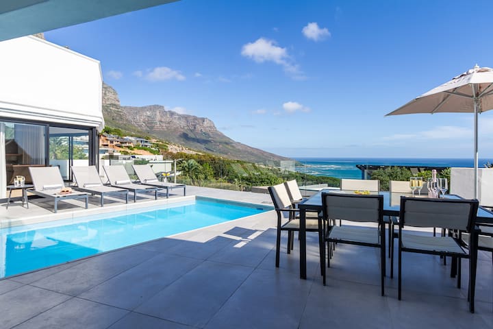 Stunning Villa With Ocean & Mountain Views