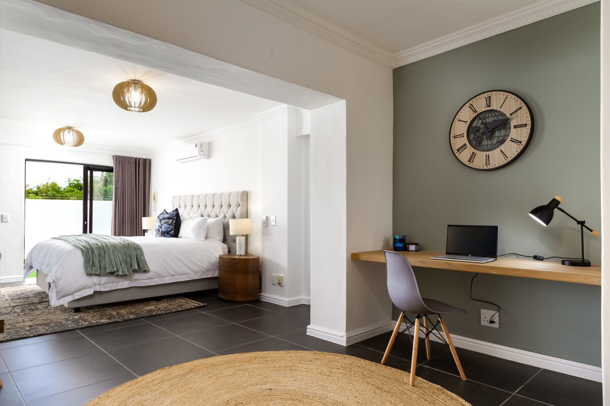 独立单元设有专用办公桌 