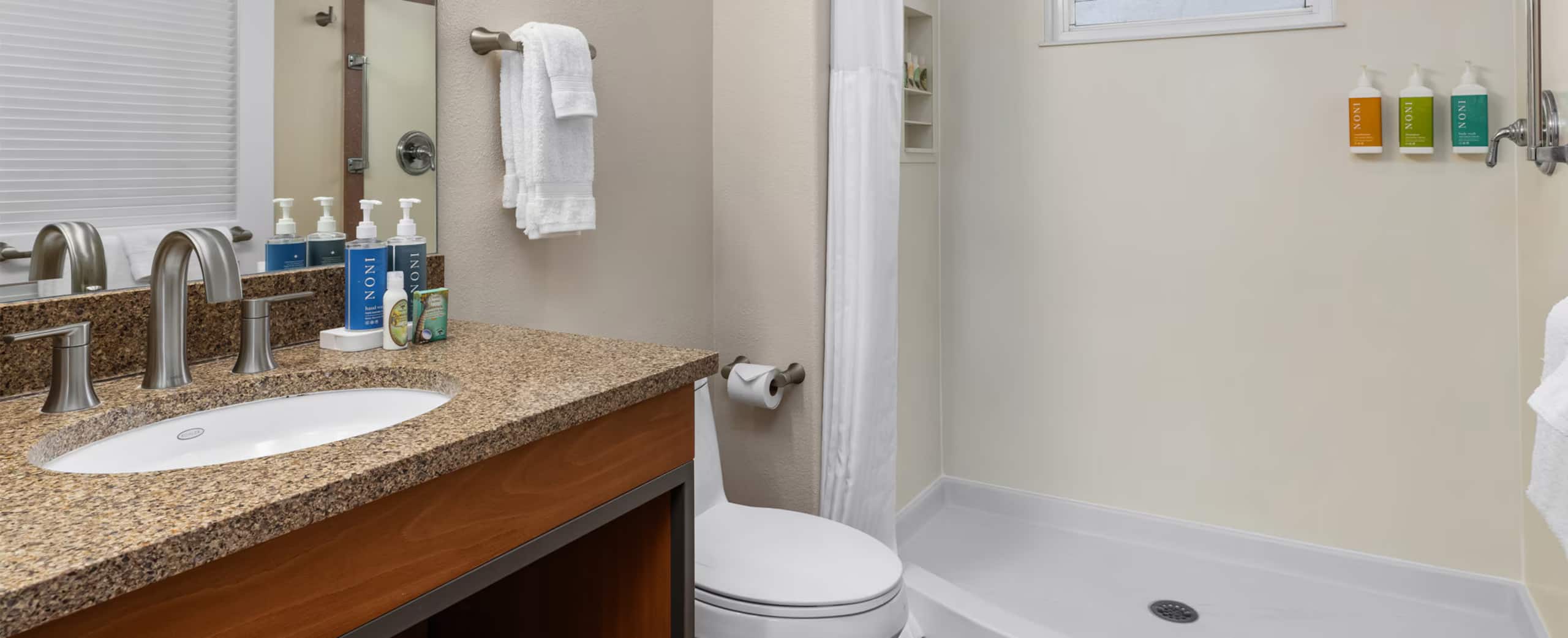 Resort in Princeville · ★5.0 · 2 bedrooms · 3 beds · 2 shared baths - Image 8