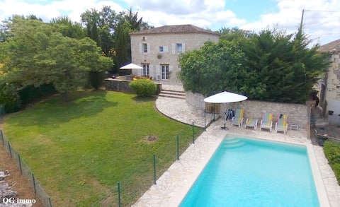 Beautiful house with stunning views and private pool!