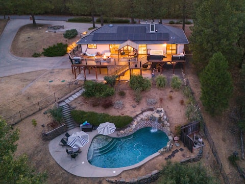 Spacious home | Hottub, Pool, EV charger, Firepit